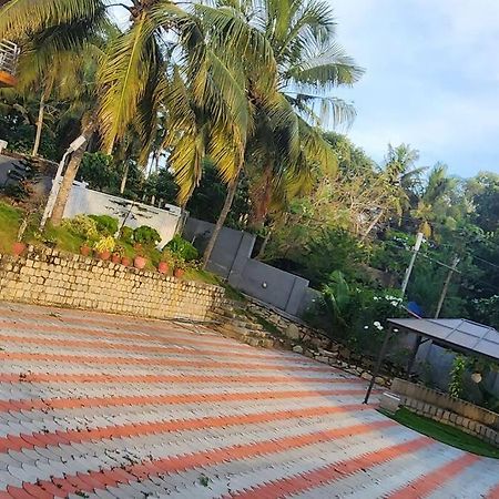The Urban Getaway Villa Thiruvananthapuram Eksteriør billede
