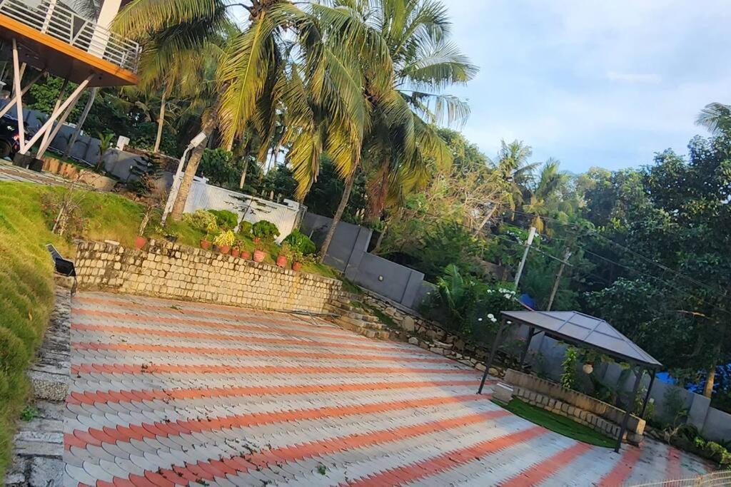 The Urban Getaway Villa Thiruvananthapuram Eksteriør billede