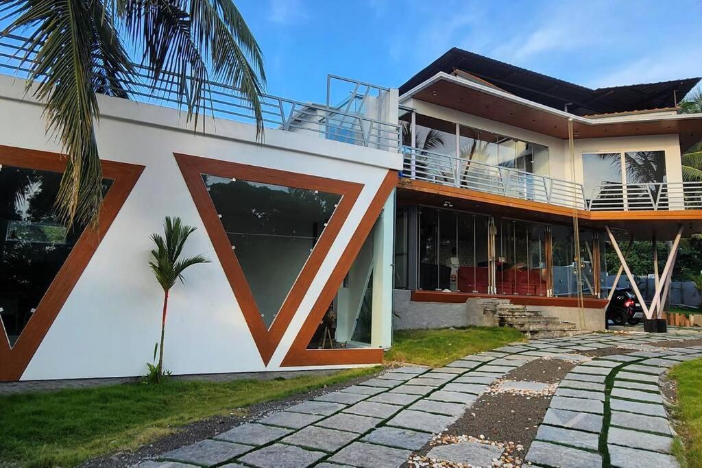 The Urban Getaway Villa Thiruvananthapuram Eksteriør billede